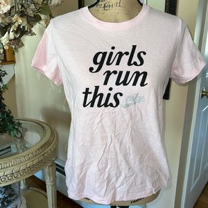 Nike Girls run this large tee